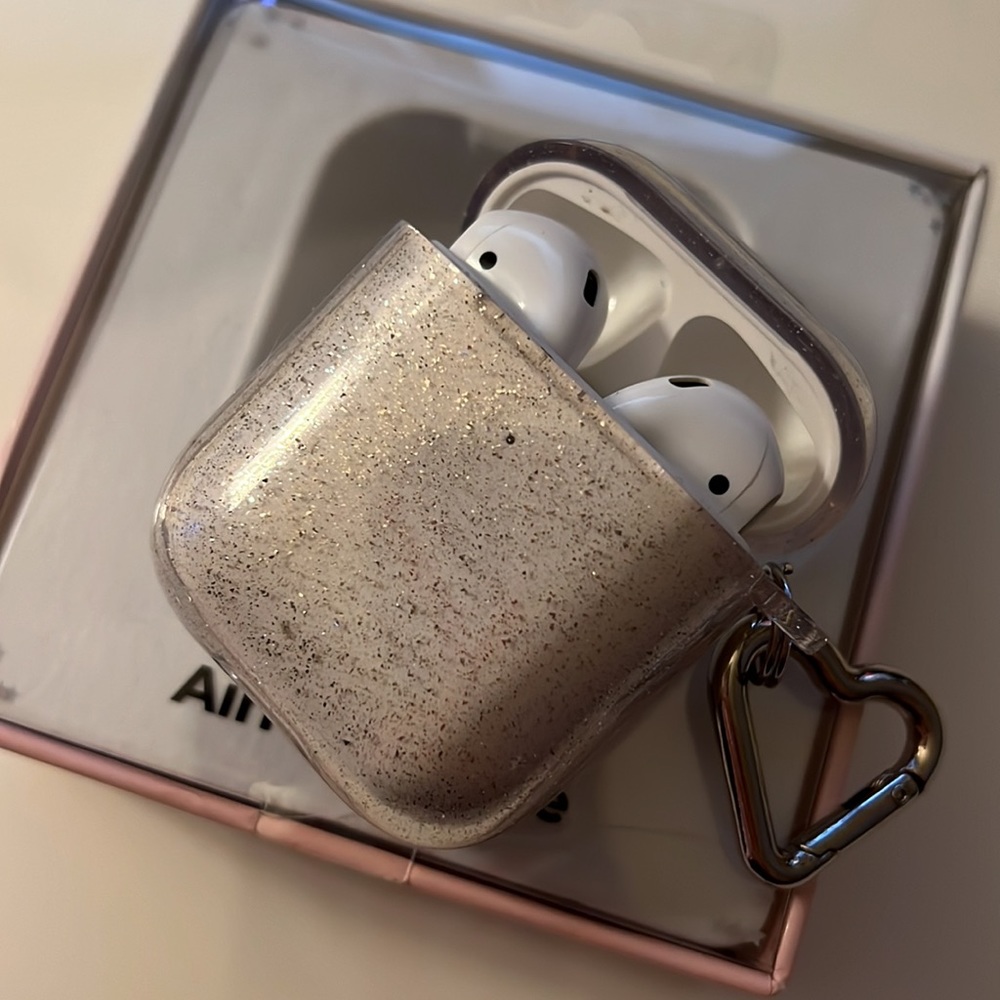 COPY - Apple AirPods with Velvet Caviar Glitter case